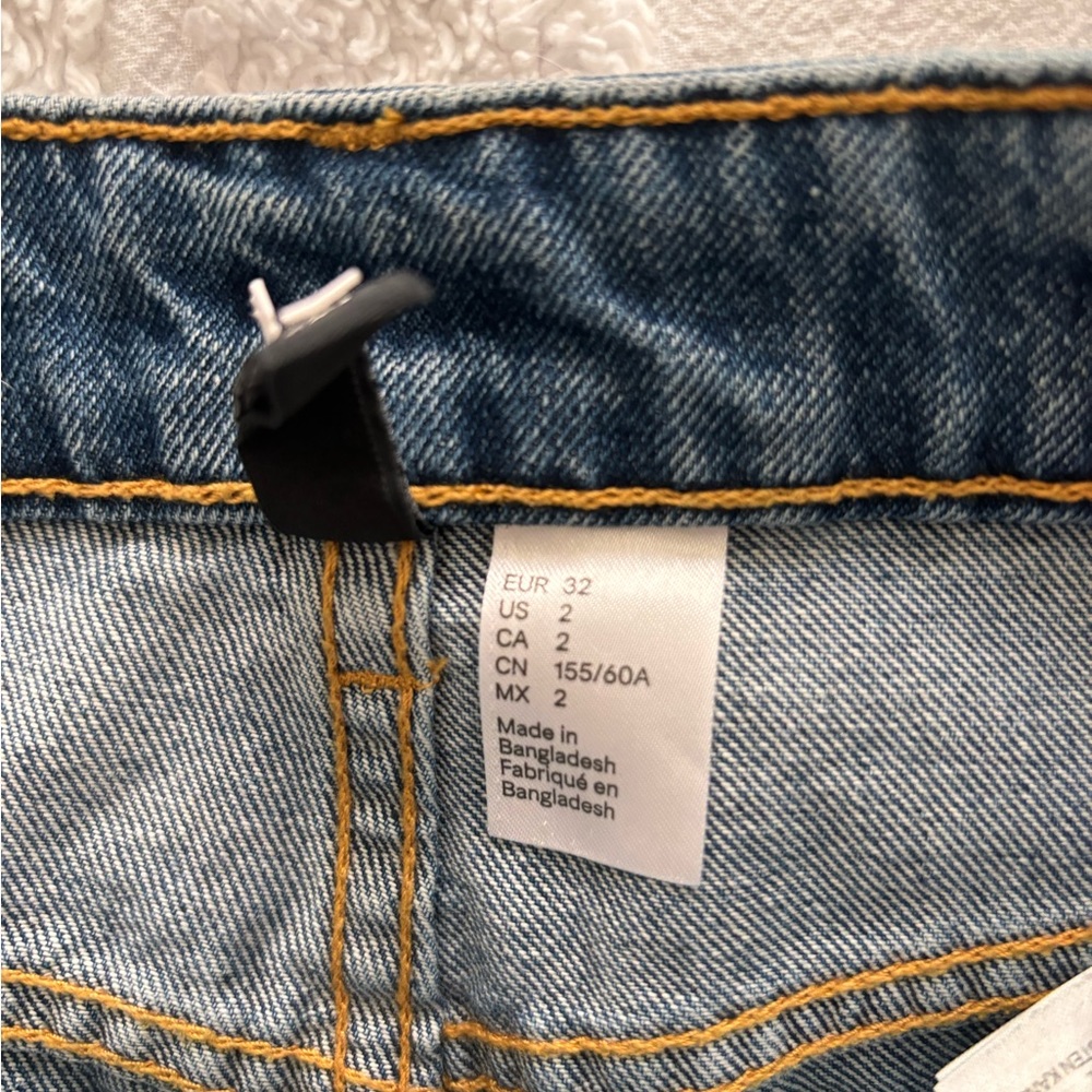 H&M Denim Shorts Size 2 - Picture 5 of 5